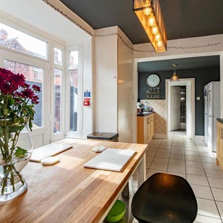 Stunning Victorian House Apartment Kingston upon Hull Bagian luar foto